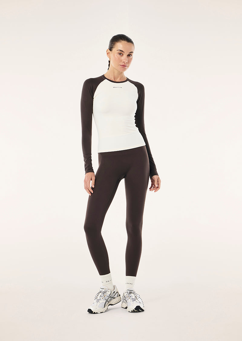 SIGNATURE+LS+TOP_261L169_WHISPER+WHITE-COFFEE-006_1