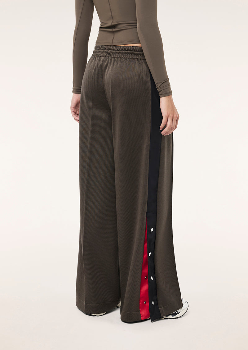 STAPLE TRACKPANT IN MAJOR BROWN BY P.E NATION, WOMEN'S ATHLEISURE TRACKPANTS