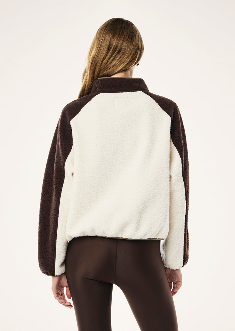 TAKEOVER JACKET IN WHISPER WHITE BY P.E NATION, WOMENS ATHLEISURE JACKET SHERPA CREAM