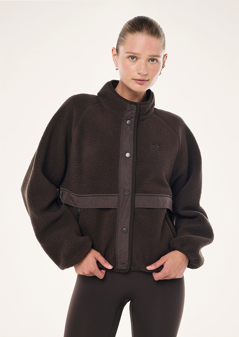 TECHNIQUE JACKET IN COFFEE