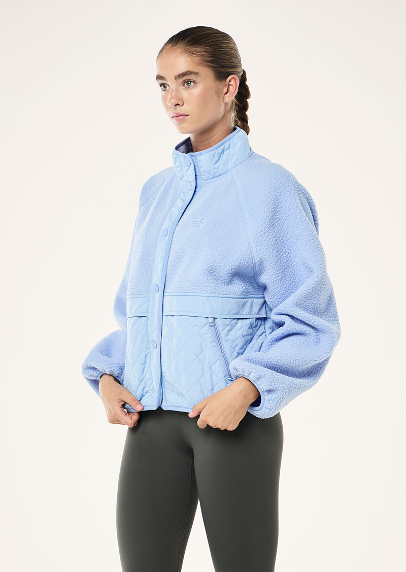 P.E NATION WOMENS TECHNIQUE QUILT JACKET IN DUSTY BLUE WOMENS JACKET