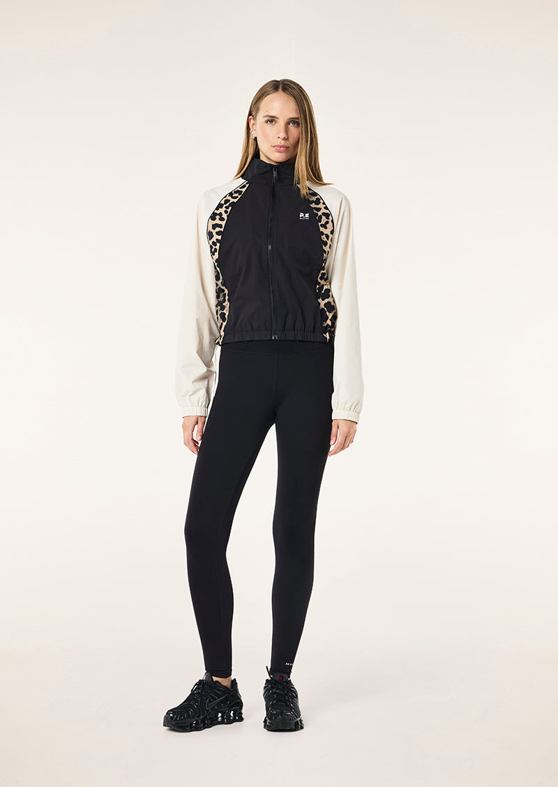 VENTURE+JACKET_253J228_BLACKWHISPER+WHITE-37_1