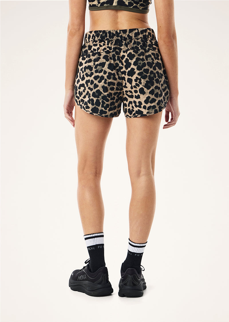 VENTURE SHORT IN LEOPARD