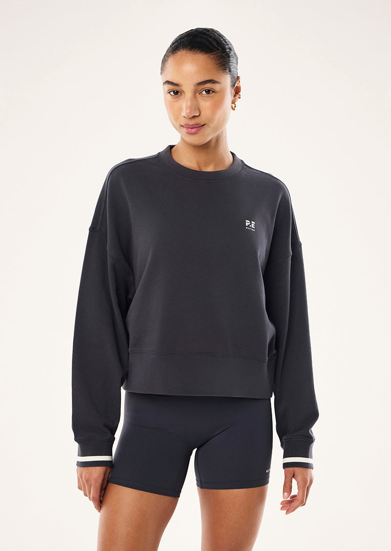 VITA SWEAT IN MARINE BLUE & WHISPER WHITE