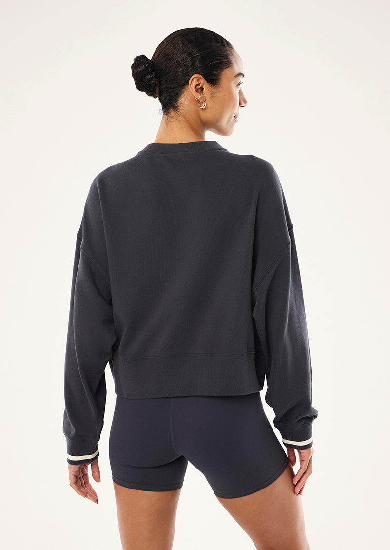 VITA SWEAT IN MARINE BLUE & WHISPER WHITE