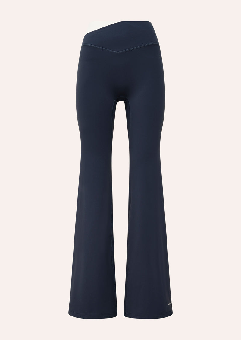WANDER-FLARE-LEGGING_252G131_MARINE-BLUE--WHISPER-WHITE-G-1_1