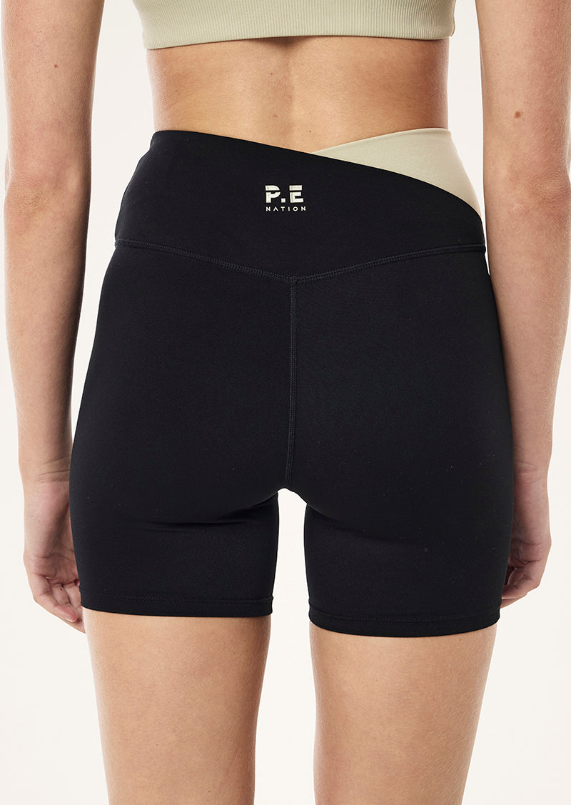 WANDER 5" BIKE SHORT IN BLACK