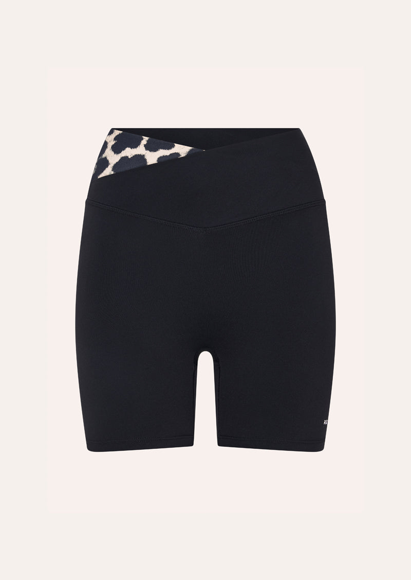 WANDER+5_+BIKE+SHORT+IN+BLACK+%26+LEOPARD-G_1