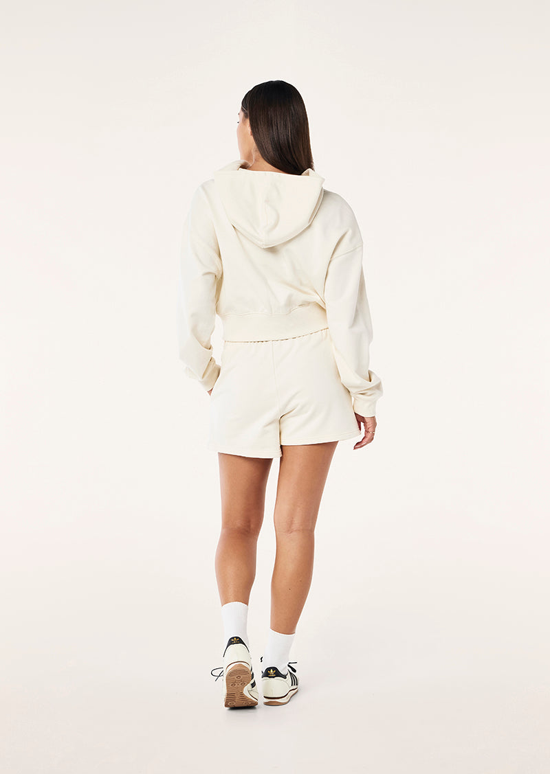 WARM UP SHORT IN WHISPER WHITE