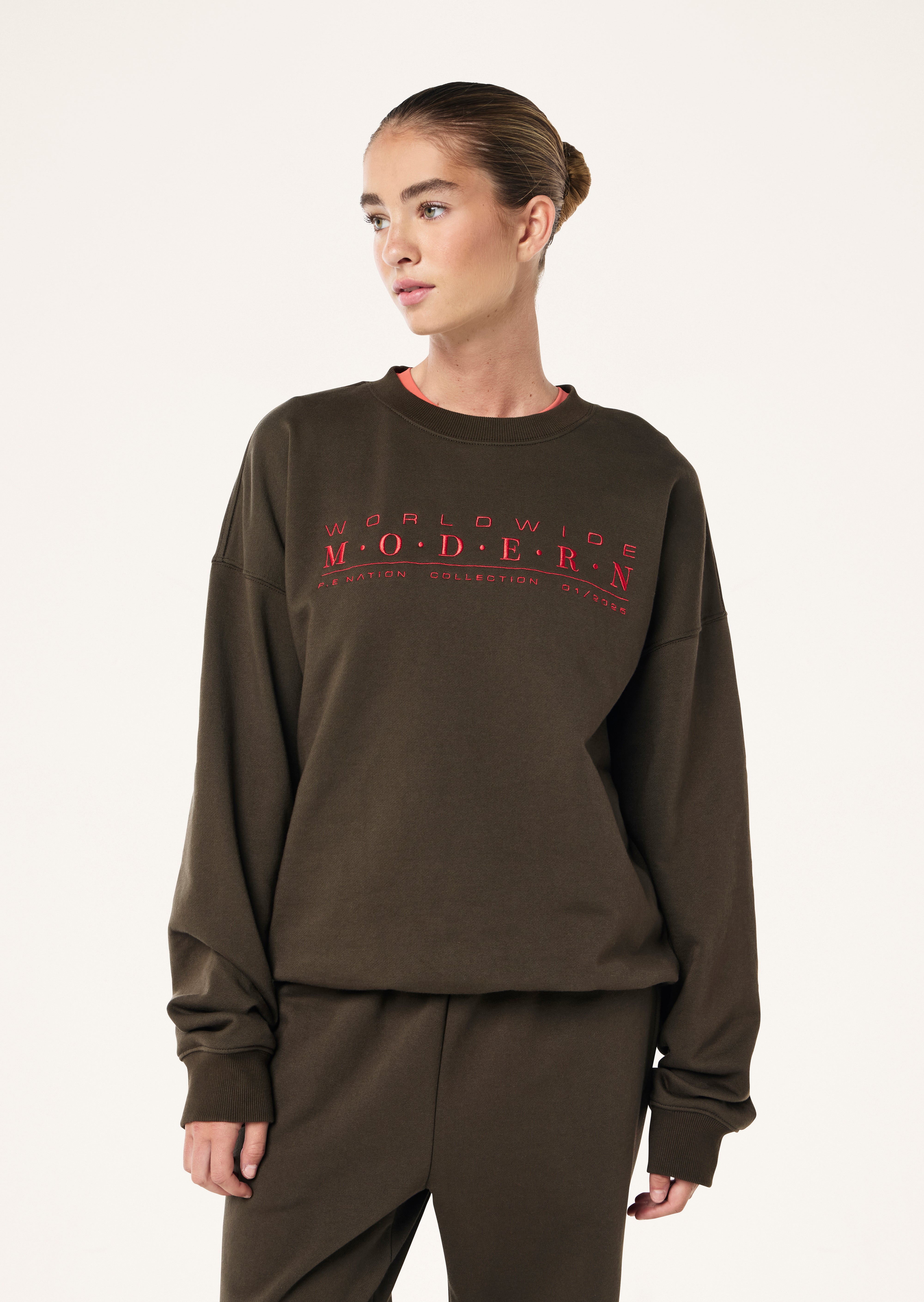 WORLDWIDE+SWEAT_251F159_TARMAC_034_1