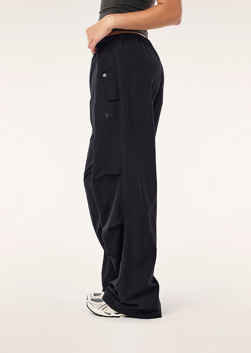 discovery+pant-4712_1