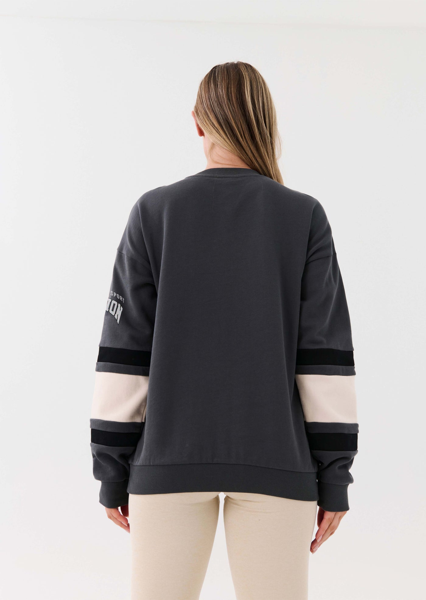 GYMNASIUM SWEAT IN DARK SHADOW