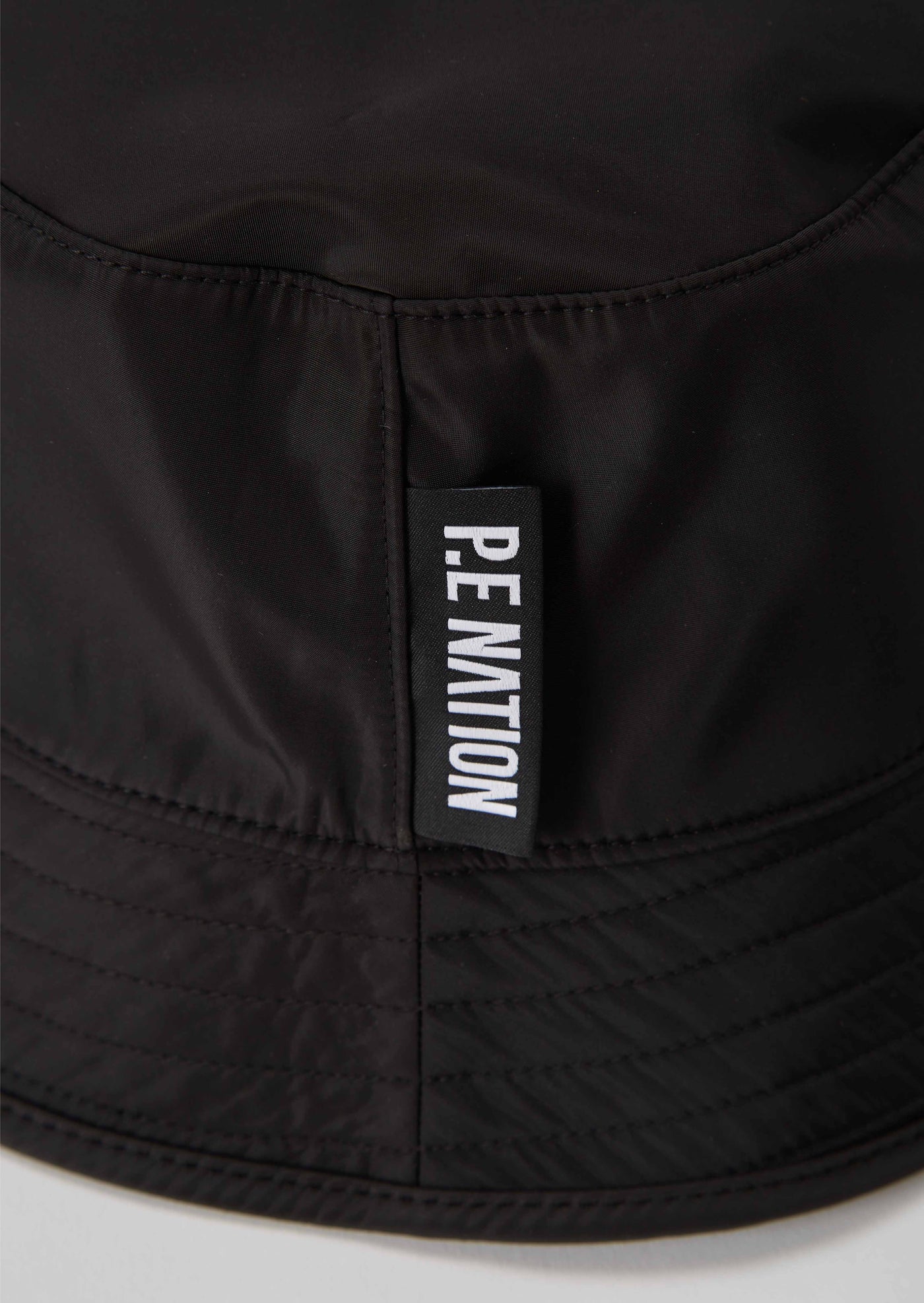 HEADS UP LOGO BUCKET HAT IN BLACK