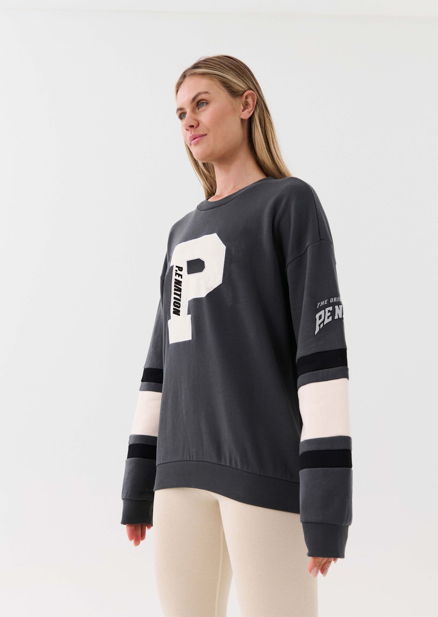 GYMNASIUM SWEAT IN DARK SHADOW