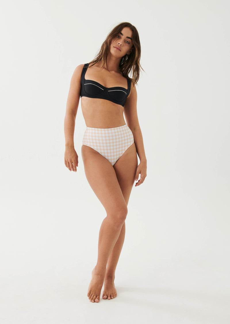 SPRINGBOARD BIKINI TOP IN BLACK