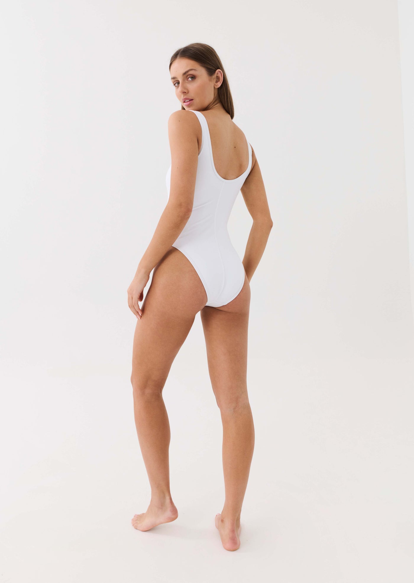 POOLSIDE ONE PIECE IN WHITE