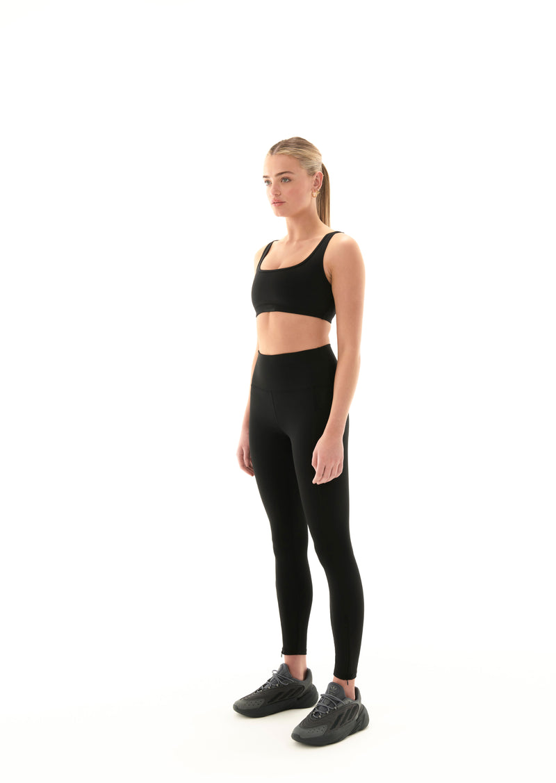 AMPLIFY SPORTS BRA IN BLACK