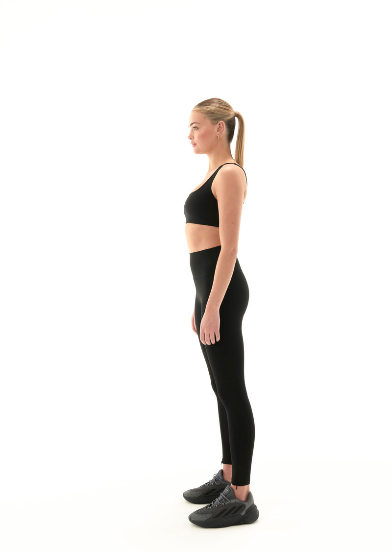 AMPLIFY SPORTS BRA IN BLACK