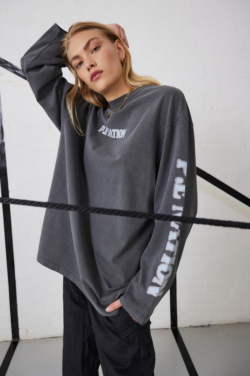 ODYSSEY LS TEE IN DARK SHADOW