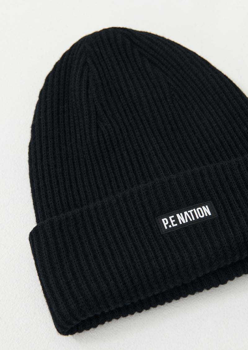 COURTSIDE BEANIE IN BLACK