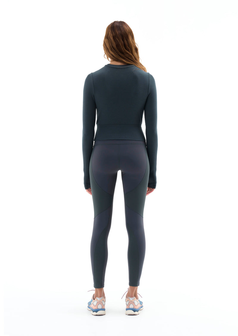 FREE PLAY LEGGING IN DARK SHADOW
