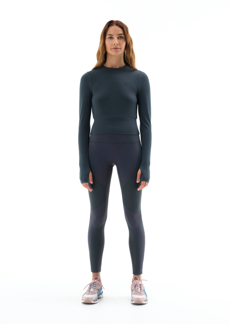 FREE PLAY LEGGING IN DARK SHADOW