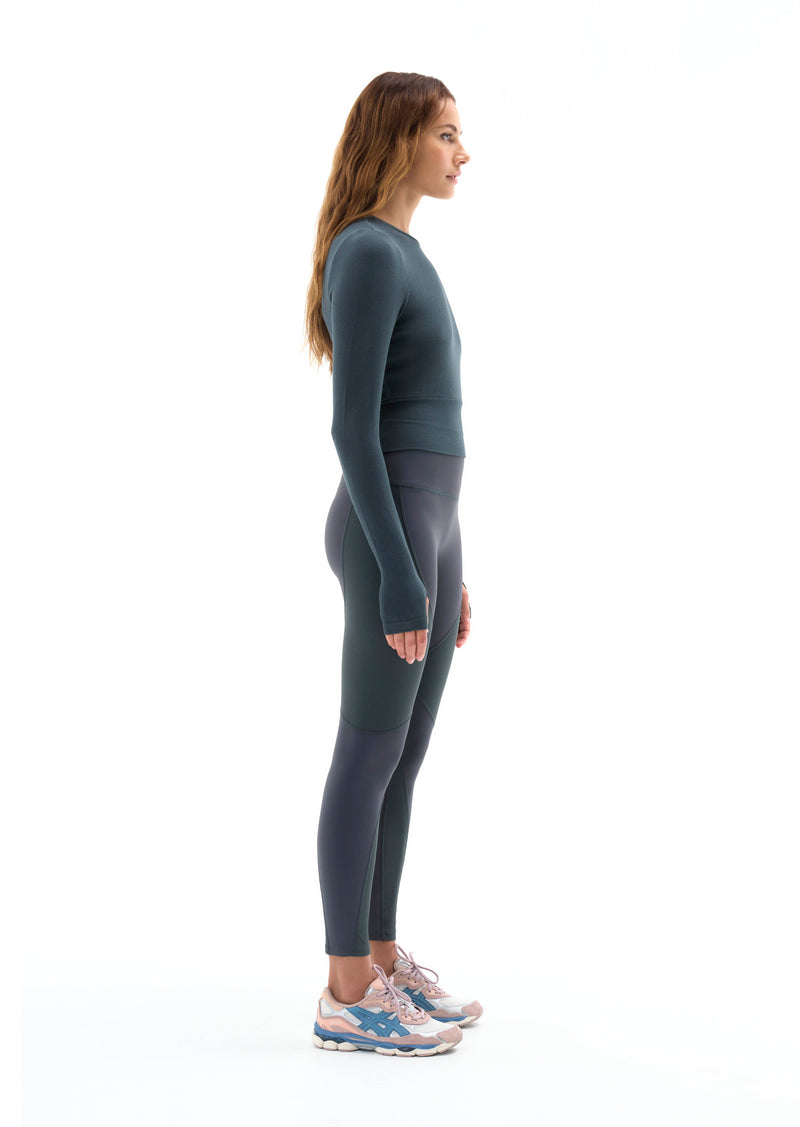FREE PLAY LEGGING IN DARK SHADOW
