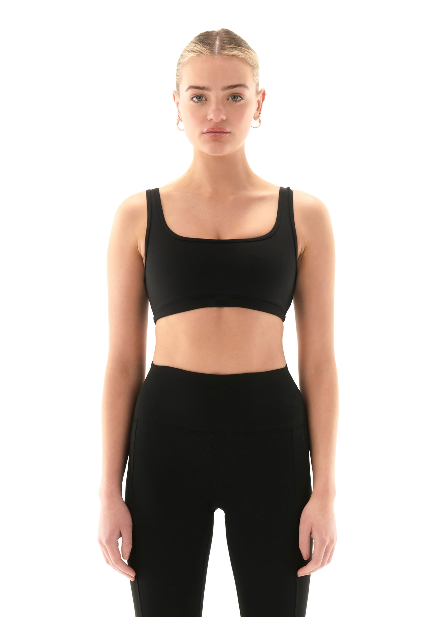 AMPLIFY SPORTS BRA IN BLACK
