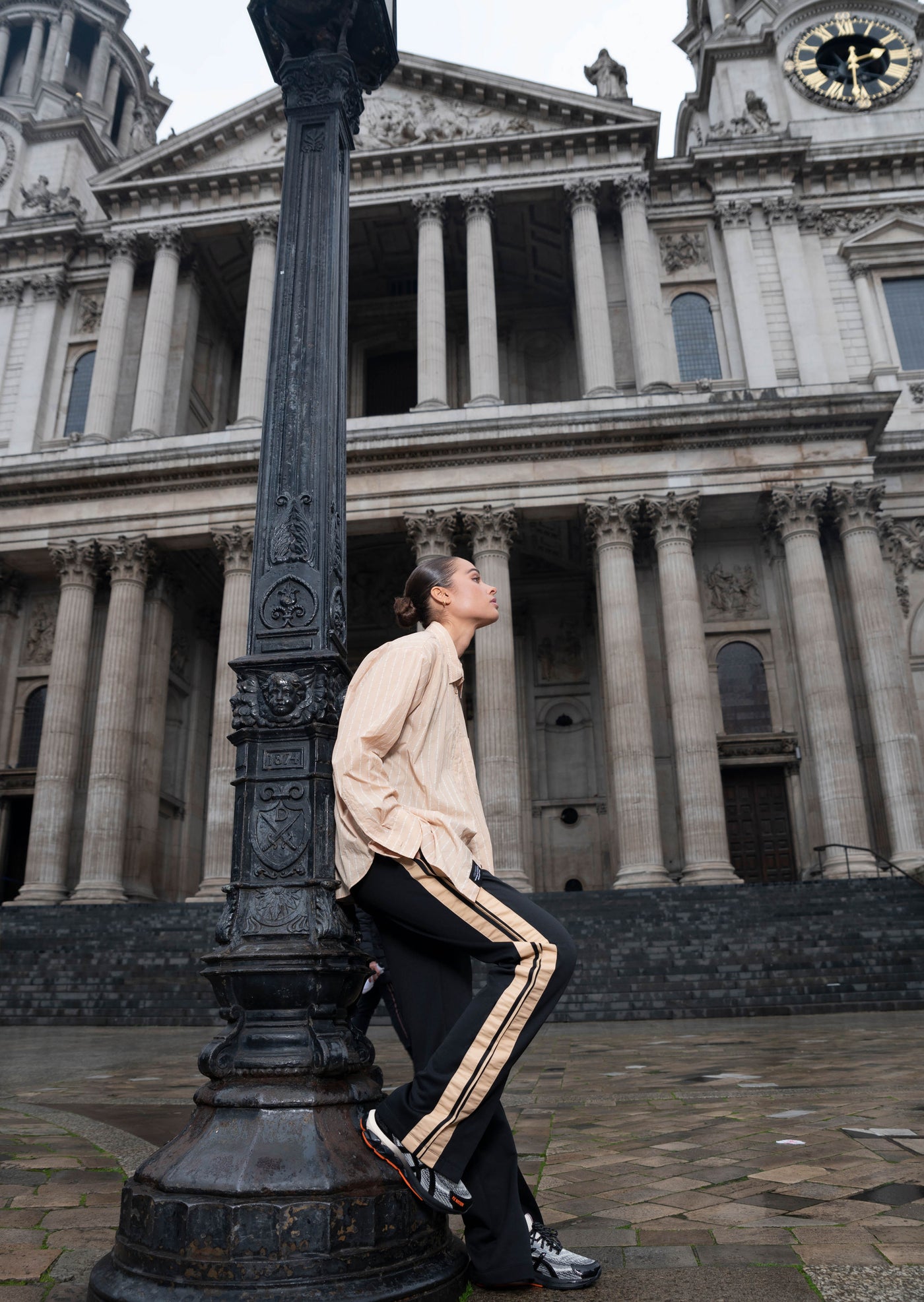 AVENTURA PANT IN BLACK