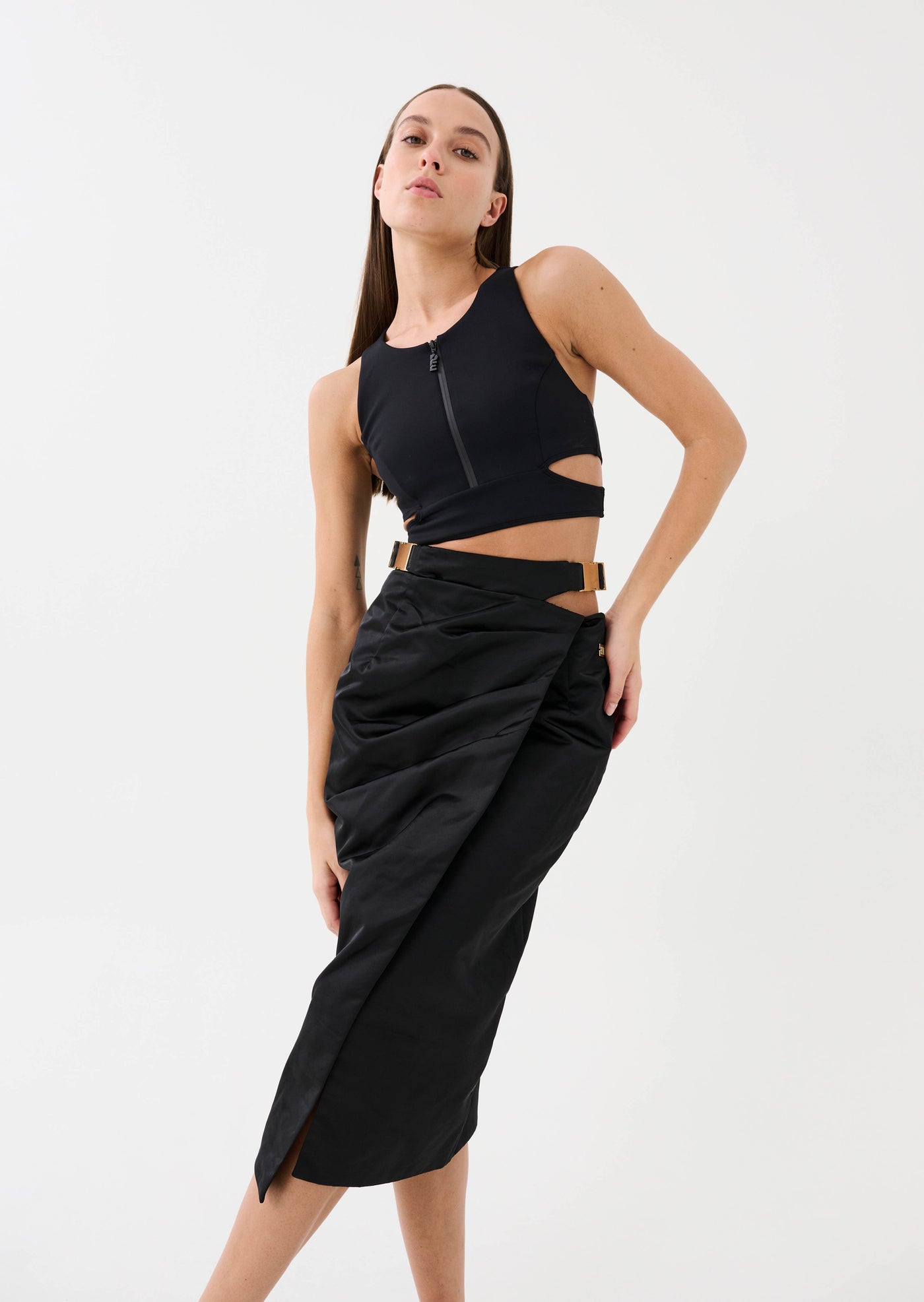MID TOWN SPORTS BRA IN BLACK