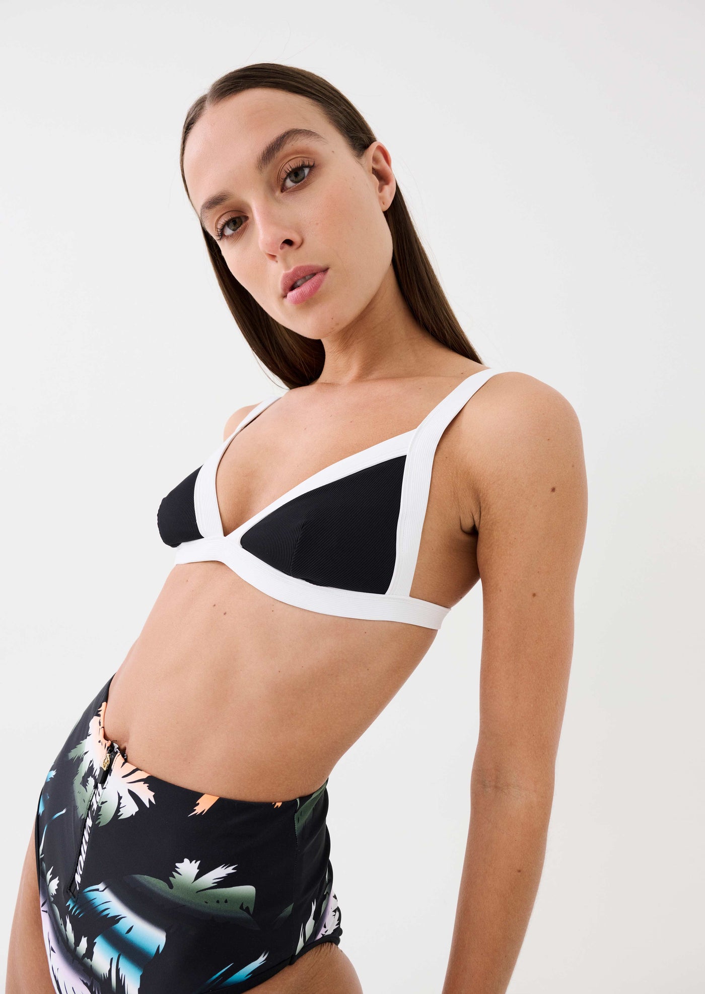 REEF BREAK BIKINI TOP IN BLACK