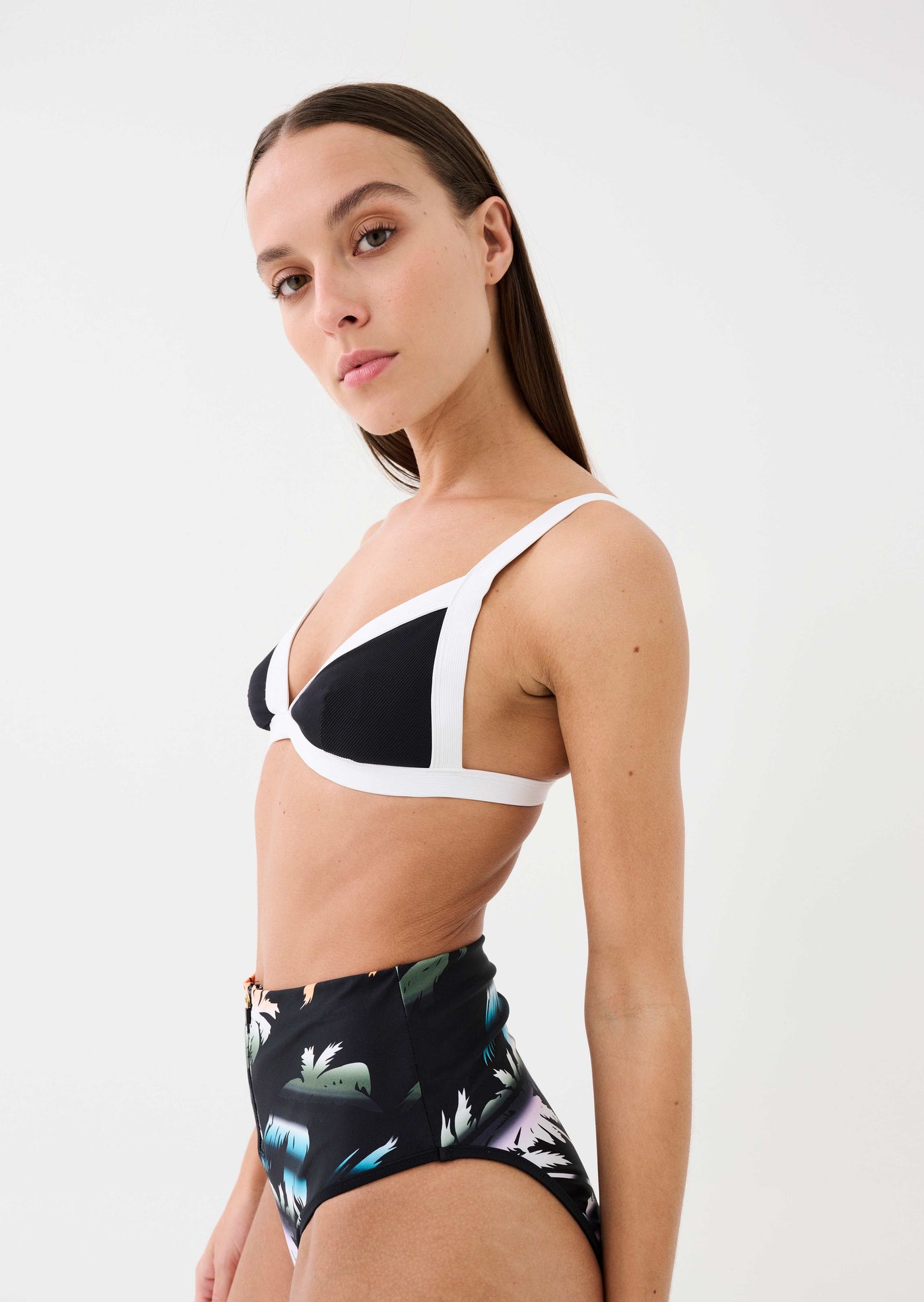 REEF BREAK BIKINI TOP IN BLACK