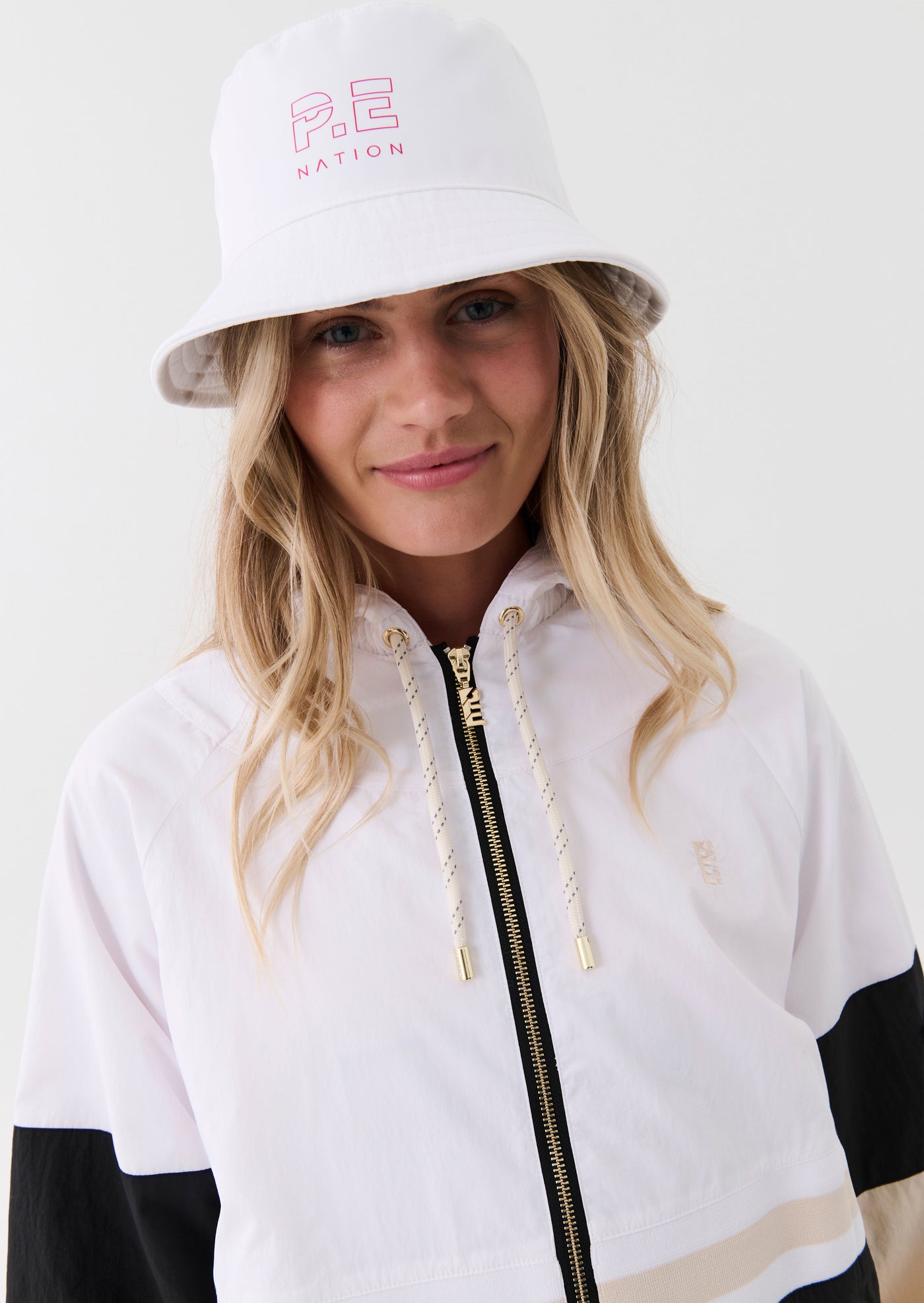 HEADS UP BUCKET HAT IN OPTIC WHITE