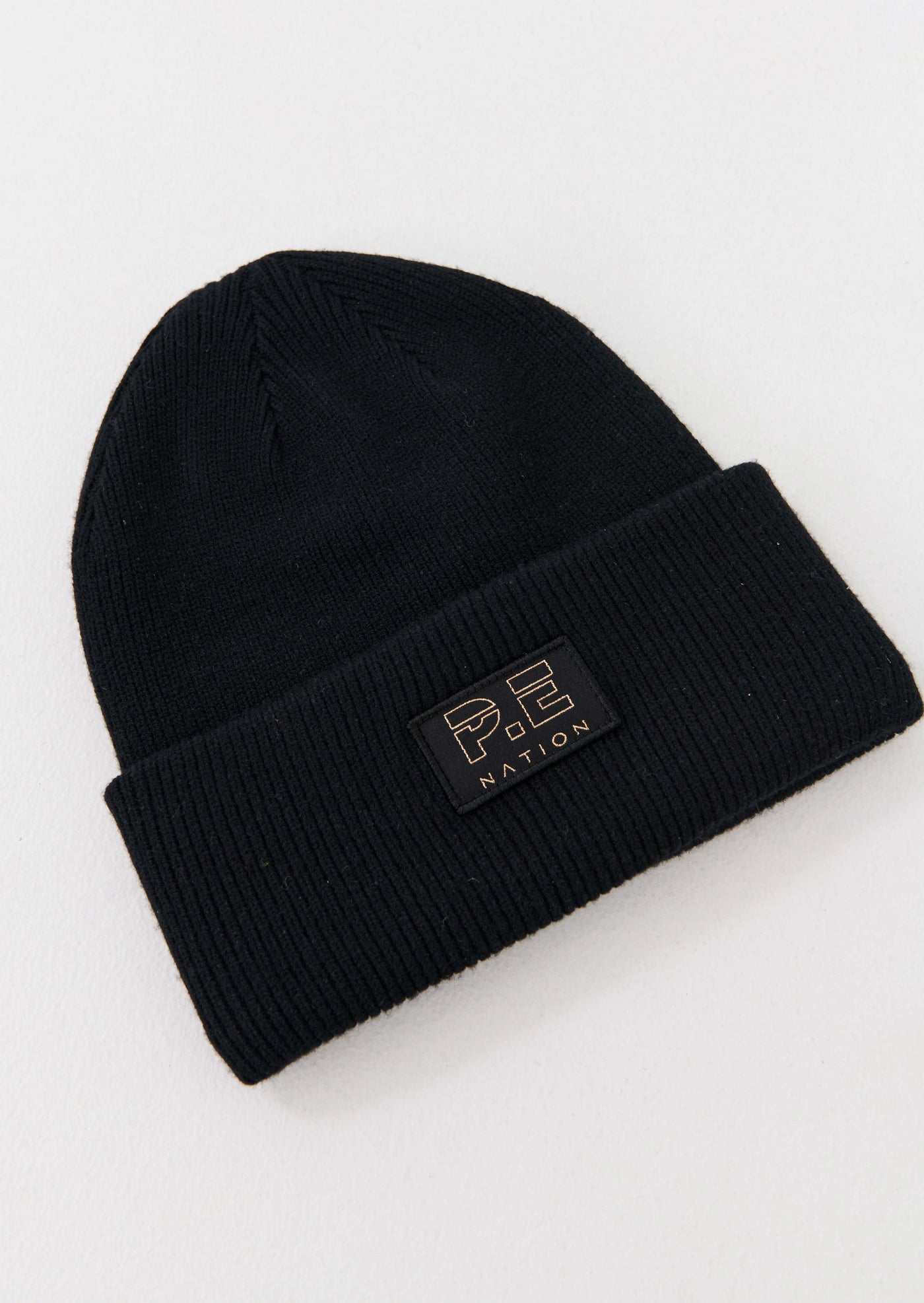COURTSIDE BEANIE IN BLACK