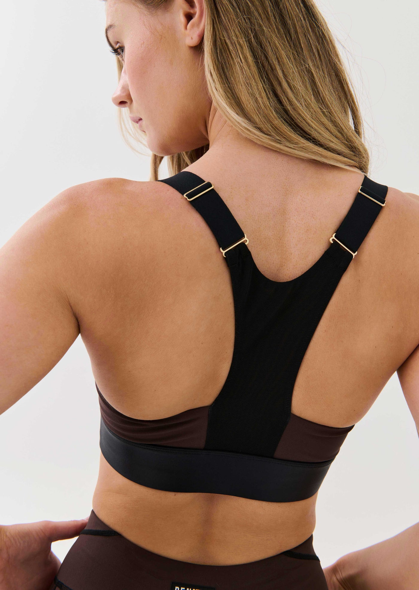 MASTERY SPORTS BRA IN COFFEE BEAN