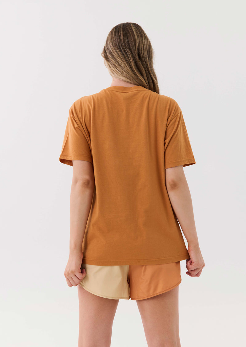 HEADS UP TEE IN GOLDEN OAK