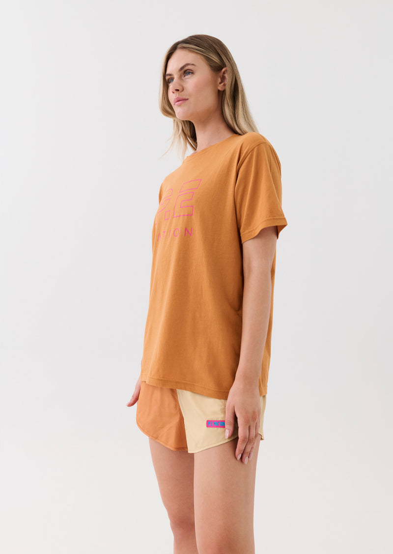 HEADS UP TEE IN GOLDEN OAK