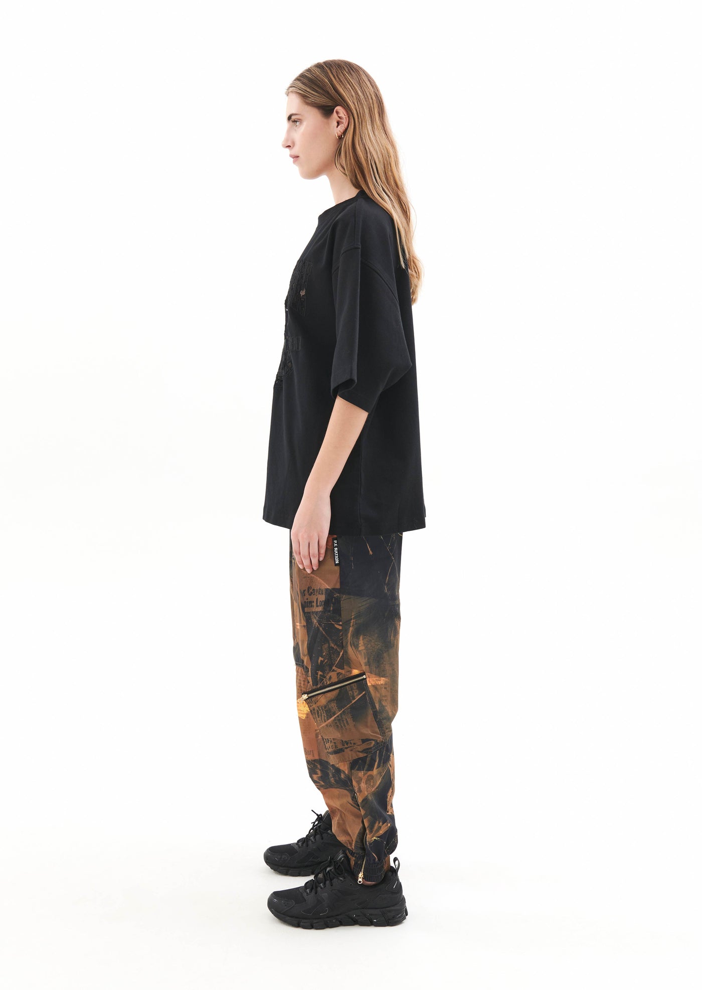 HIGH LINE TEE IN BLACK