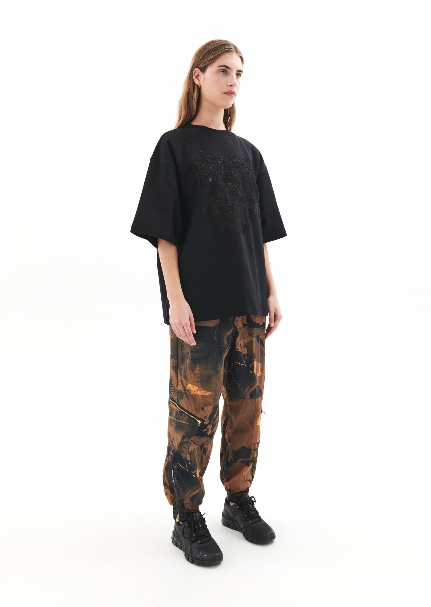 HIGH LINE TEE IN BLACK