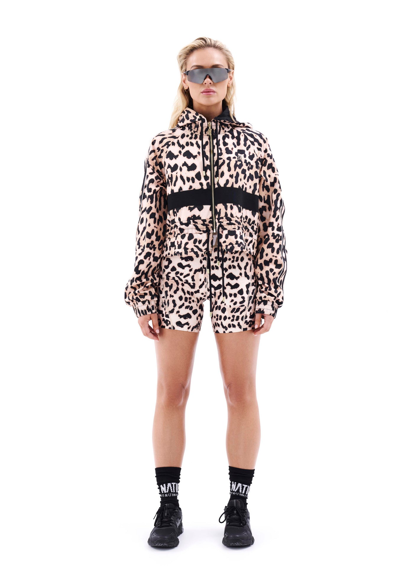 CROPPED MAN DOWN JACKET IN LEOPARD PRINT