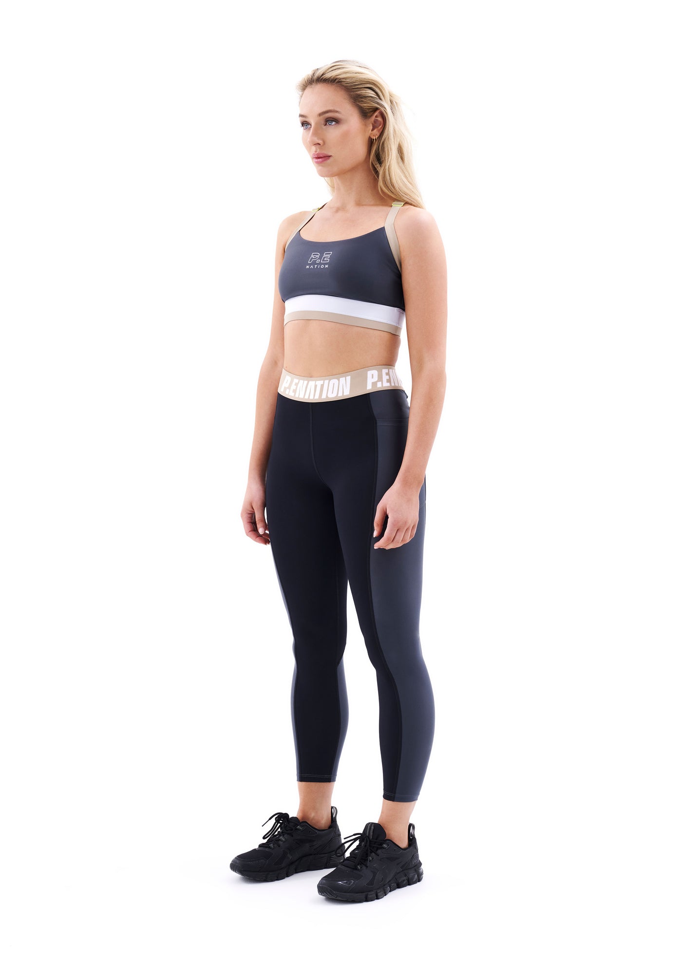 TERRAIN LEGGING IN BLACK