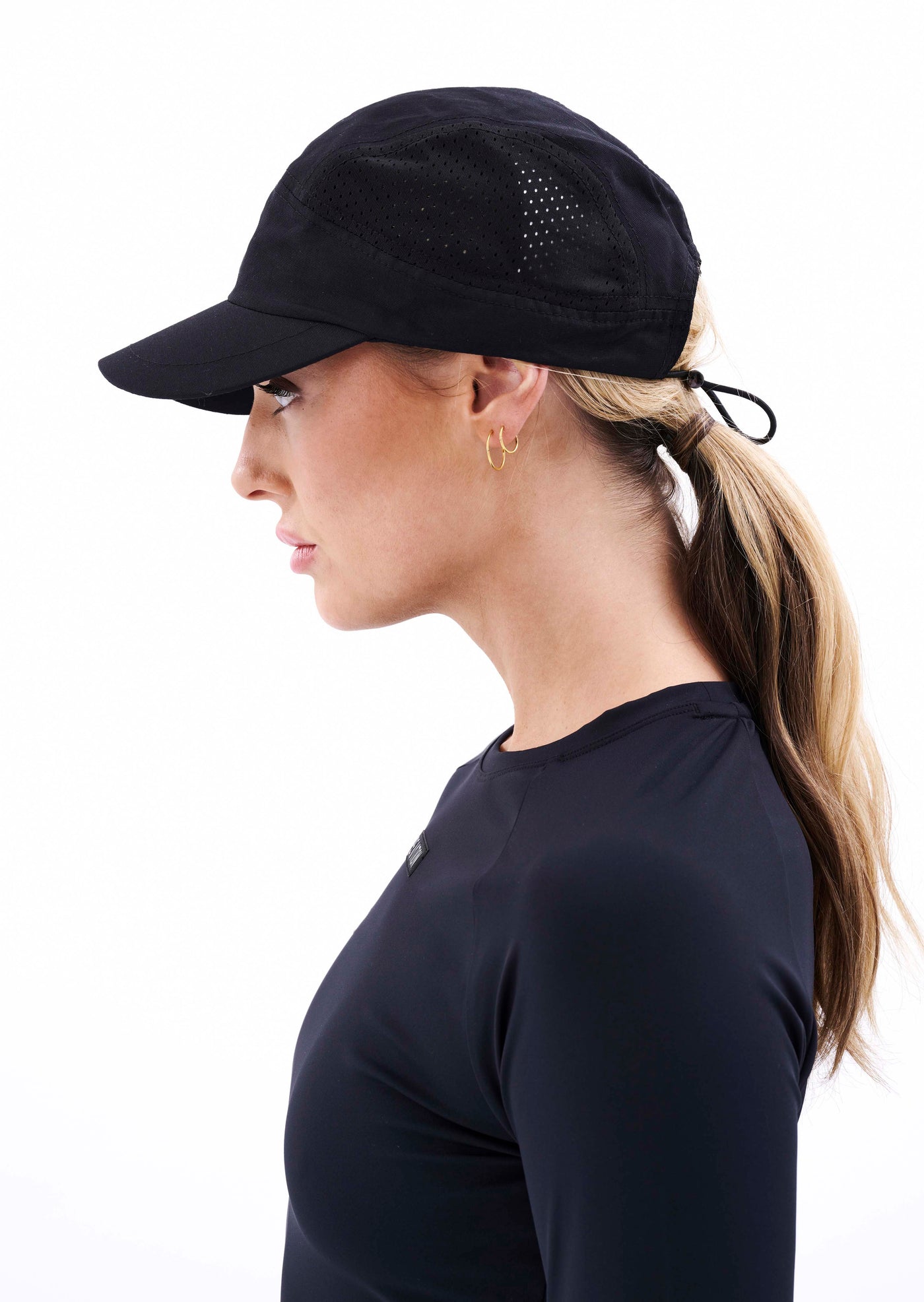 DISTANCE CAP IN BLACK