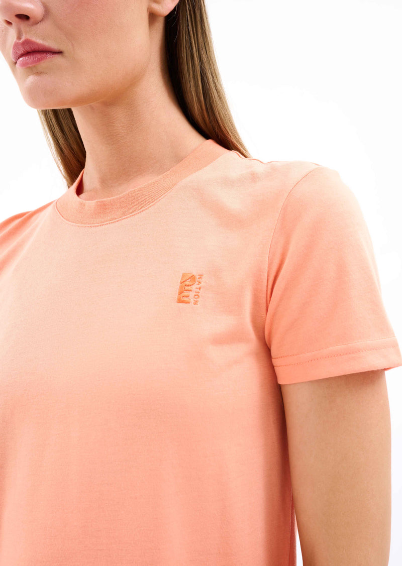 PRIMARY SLIM FIT TEE IN CANTALOUPE