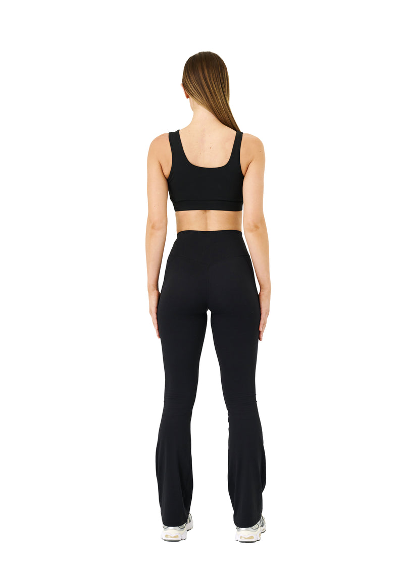VALLEY SPORTS BRA IN BLACK