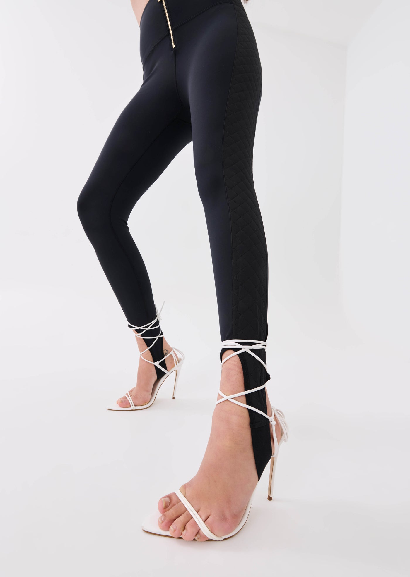 BOUNDLESS LEGGING IN BLACK
