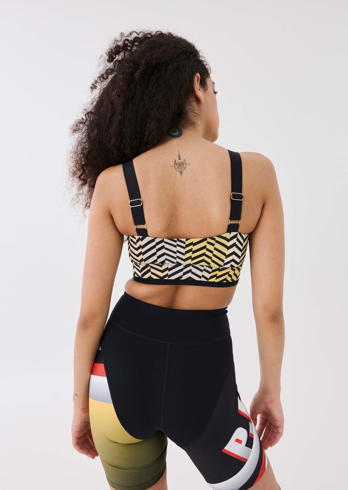 ABSTRACTION SPORTS BRA IN ZIG ZAG PRINT
