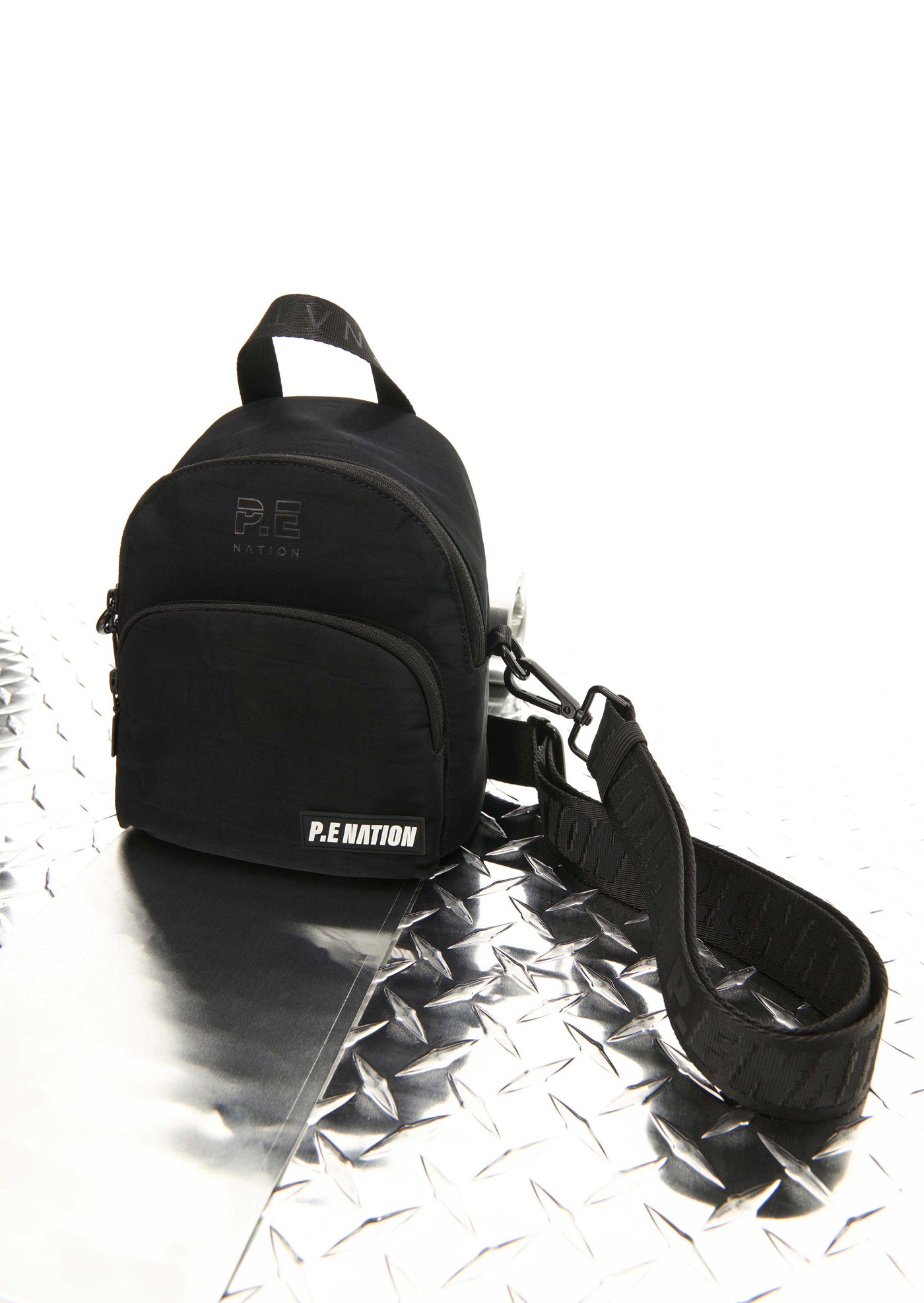 TAG UP BAG IN BLACK