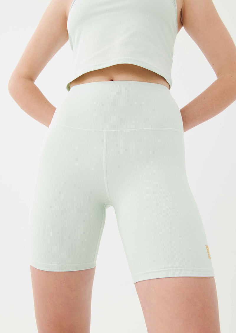UNIVERSAL SHORT IN CELADON