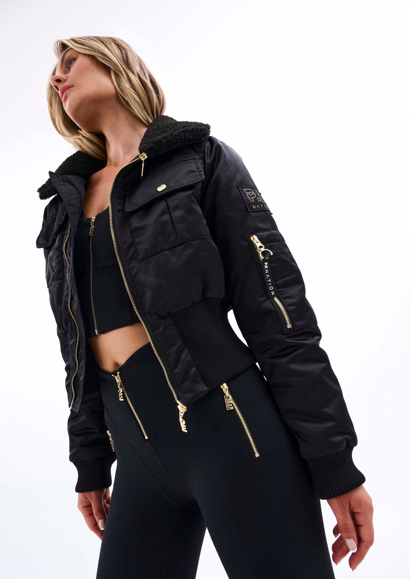 TWIST SERVE JACKET IN BLACK