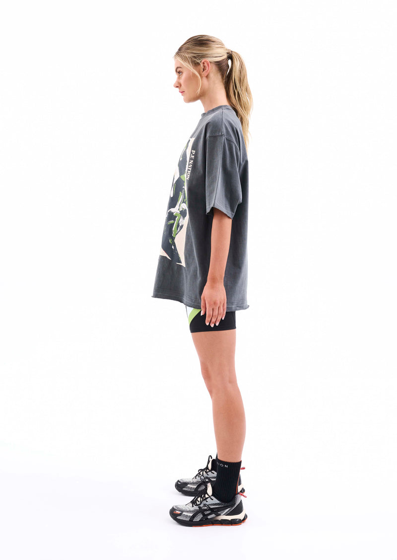 BASE CAMP TEE IN DARK SHADOW